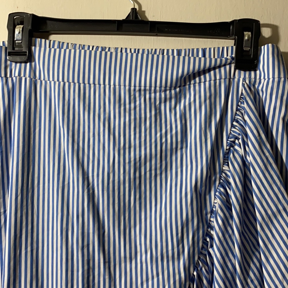 NWT Ruffle skirt - Picture 4 of 6